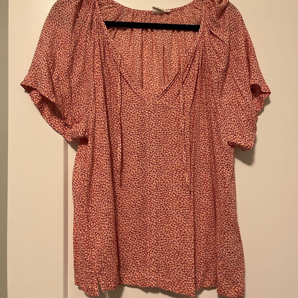 GAP flowy red top